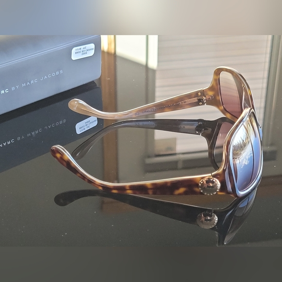 Sunglasses - Picture 12 of 16